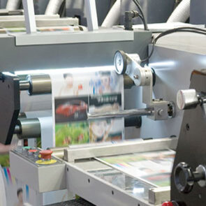 綿密な現地調査の上で大型印刷機の解体撤去